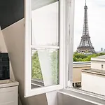 Martin - 1 A Trocadero * باريس
